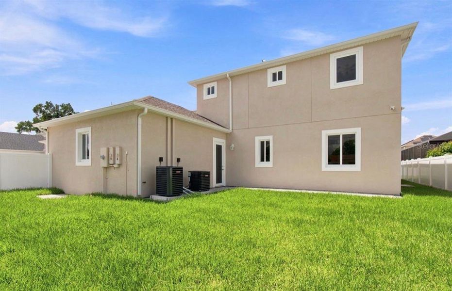 Exterior details and patio area of a home in , Tampa (Image 45).
