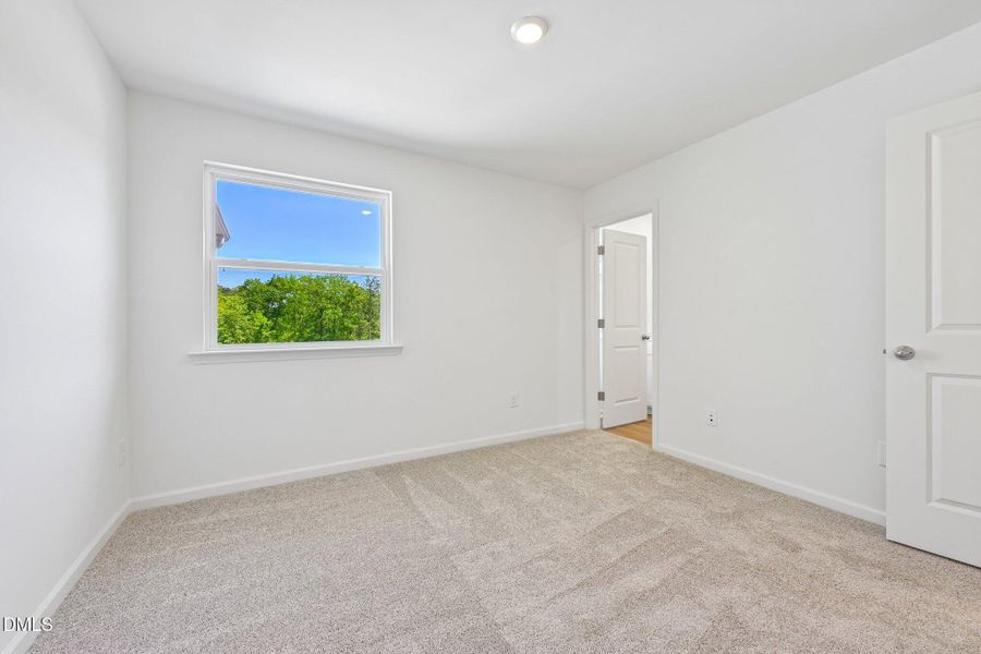 19-web-or-mls-Glen Lyon Drive-S2204-019