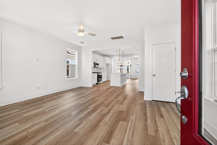 Spacious, unfurnished interior of a new home in , Summerville (Image 15).