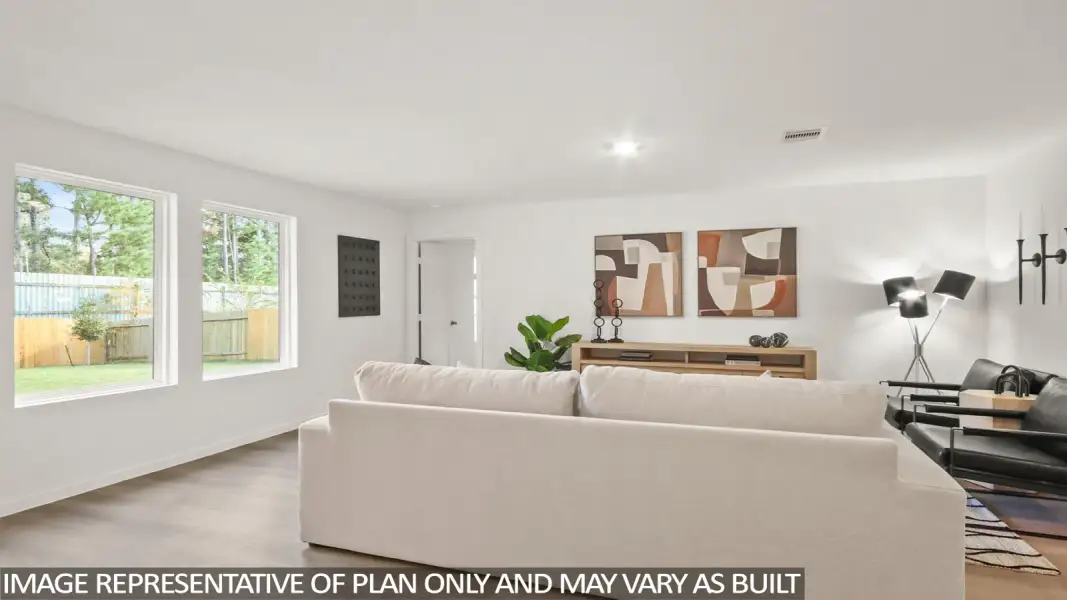 Furnished interior view inside a new home in Silverthorne, Conroe (Image 5).