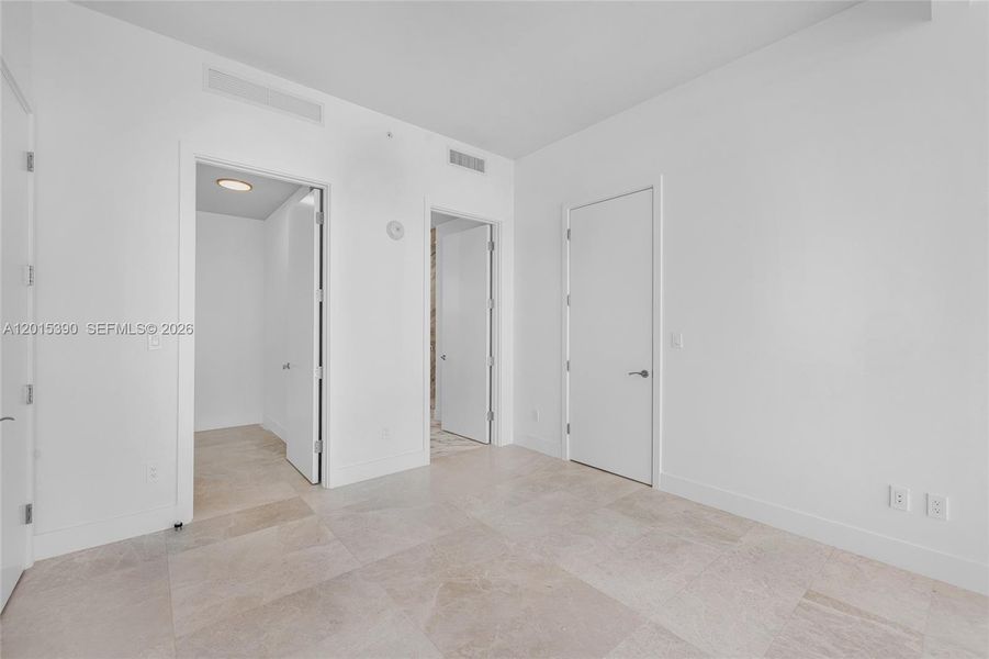 Spacious, unfurnished interior of a new home in , Miami (Image 26).