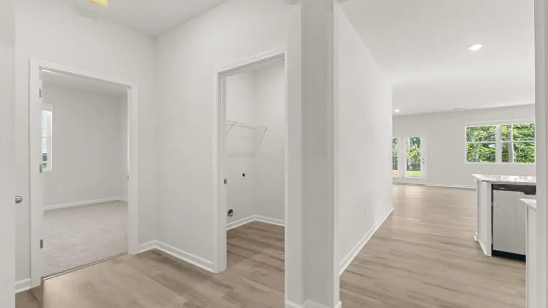 Spacious, unfurnished interior of a new home in Oconee Overlook, Gainesville (Image 14). Spacious, unfurnished interior of a new home in Oconee Overlook, Gainesville (Image 14).