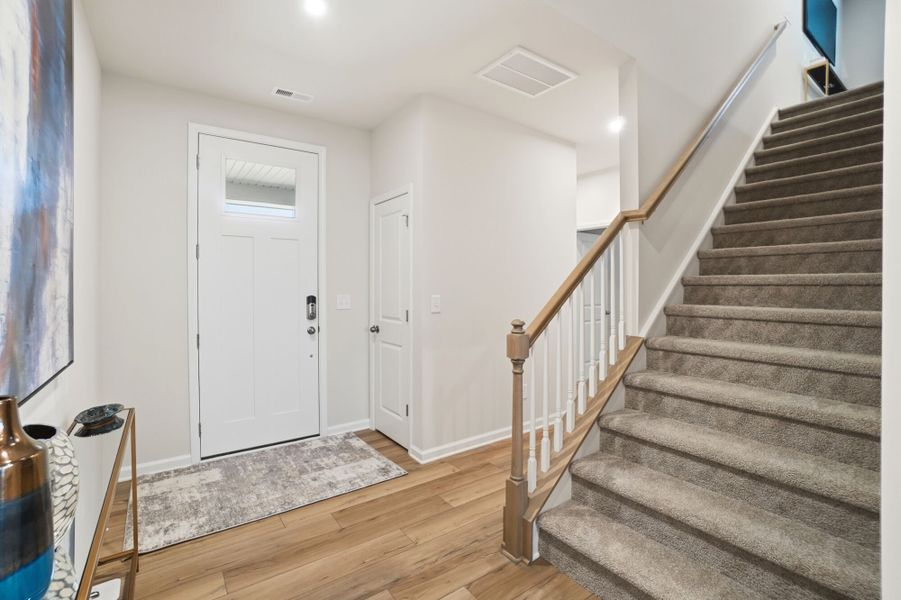 Spacious, unfurnished interior of a new home in Waxhaw Landing, Monroe (Image 22).