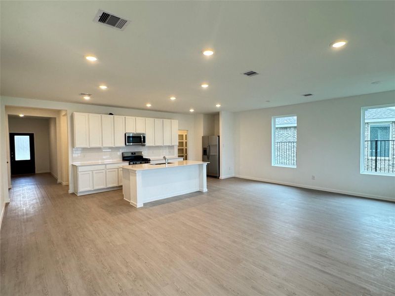 Pictures are representative of floor plan - not actual home for sale Pictures are representative of floor plan - not actual home for sale