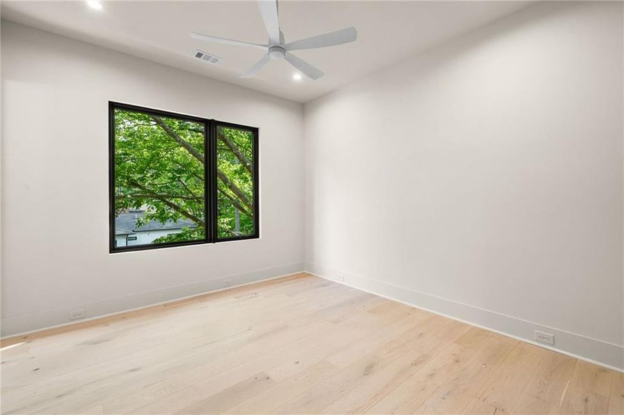 Spacious, unfurnished interior of a new home in , Atlanta (Image 28).