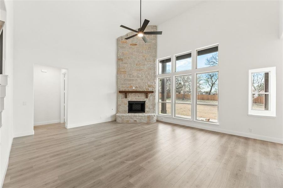 Spacious, unfurnished interior of a new home in Crystal Lake Estates, Red Oak (Image 37).