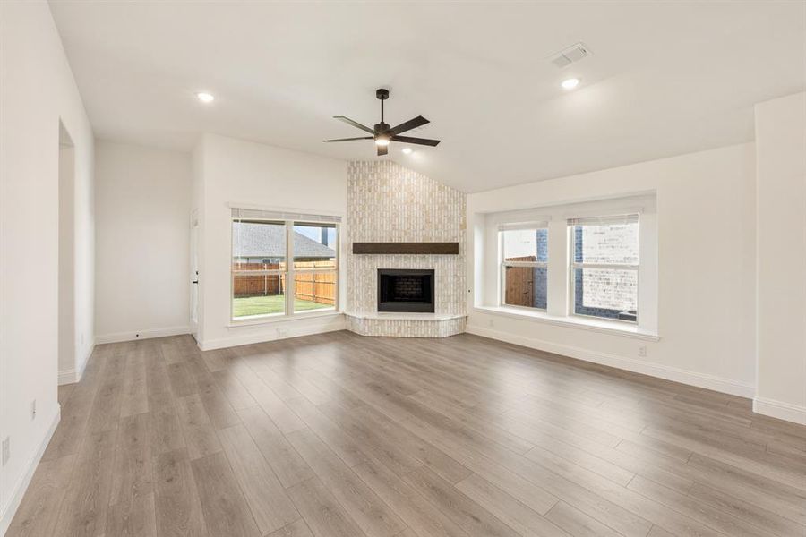 Spacious, unfurnished interior of a new home in Eagle Glen 50, Alvarado (Image 14). Spacious, unfurnished interior of a new home in Eagle Glen 50, Alvarado (Image 14).