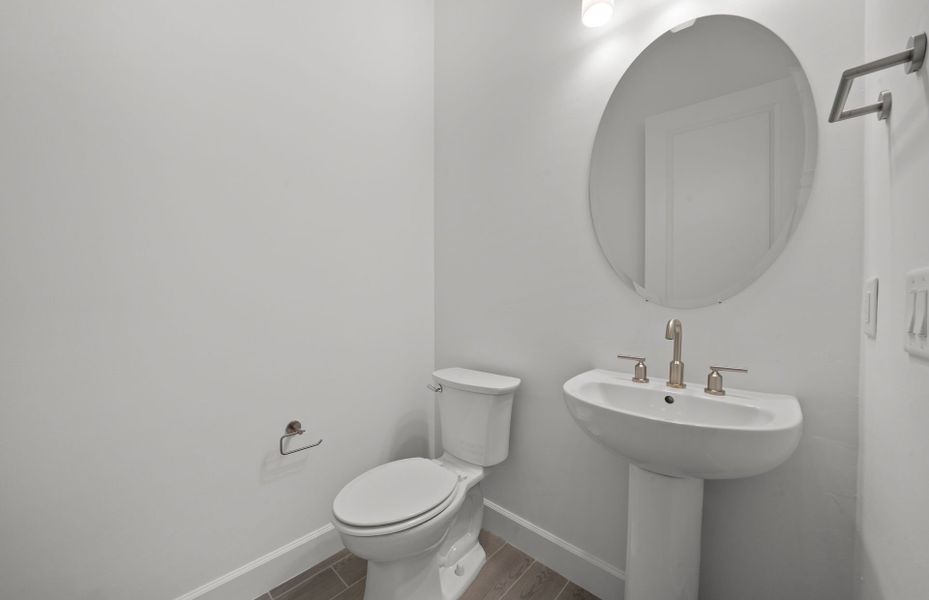 Furnished interior view inside a new home in Terreno, Naples (Image 5).
