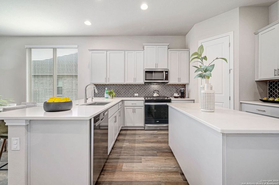 Furnished interior view inside a new home in Elkhorn Ridge At Fair Oaks Ranch: 65's, Boerne (Image 15). Furnished interior view inside a new home in Elkhorn Ridge At Fair Oaks Ranch: 65's, Boerne (Image 15).