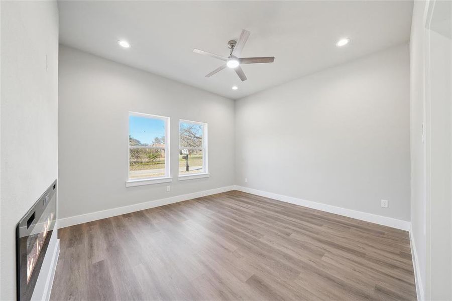Spacious, unfurnished interior of a new home in , Waxahachie (Image 24).