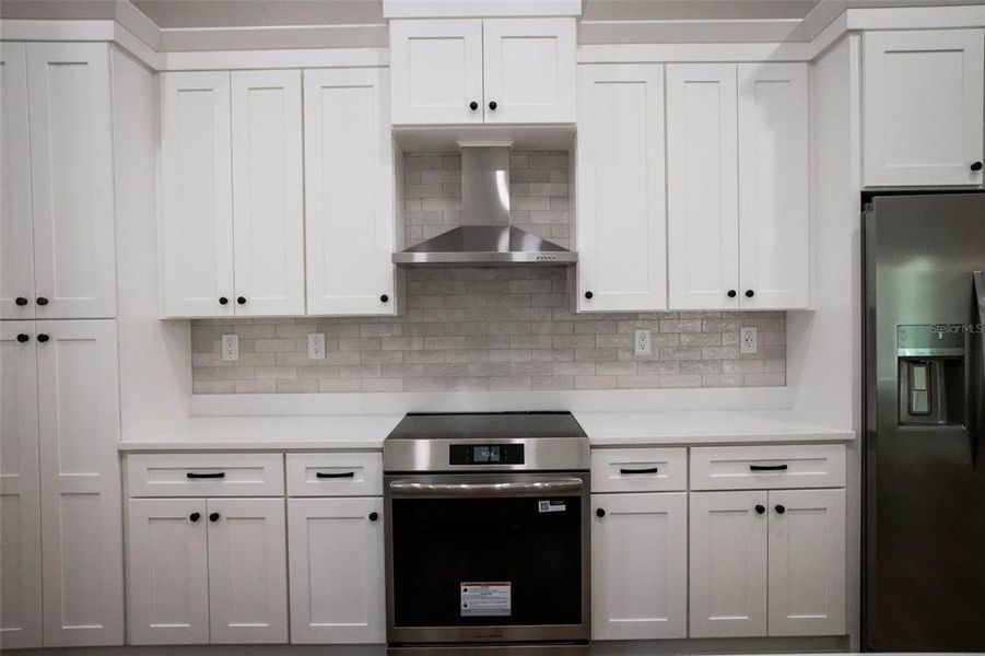 Close-up of interior finishes inside a home in , Weeki Wachee (Image 33).