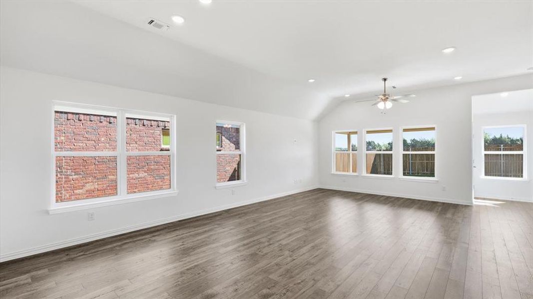 Spacious, unfurnished interior of a new home in Churchill, Anna (Image 29).
