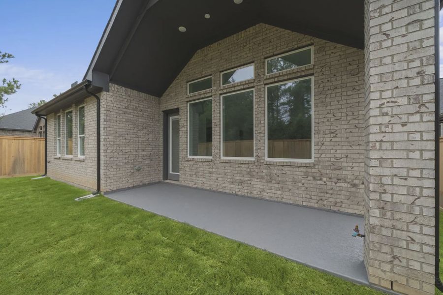 Representative exterior details of a home built from the Lauren by Chesmar Homes in Blue Heron, Mont Belvieu (Image 3). Representative exterior details of a home built from the Lauren by Chesmar Homes in Blue Heron, Mont Belvieu (Image 3).