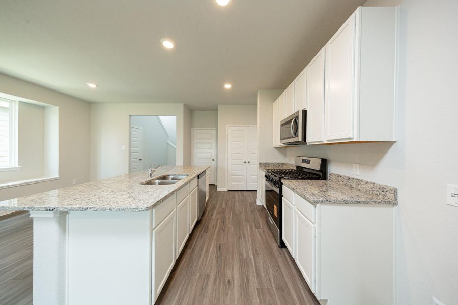 Furnished interior view inside a new home in Cliffstone Hills, Conroe (Image 5). Furnished interior view inside a new home in Cliffstone Hills, Conroe (Image 5).