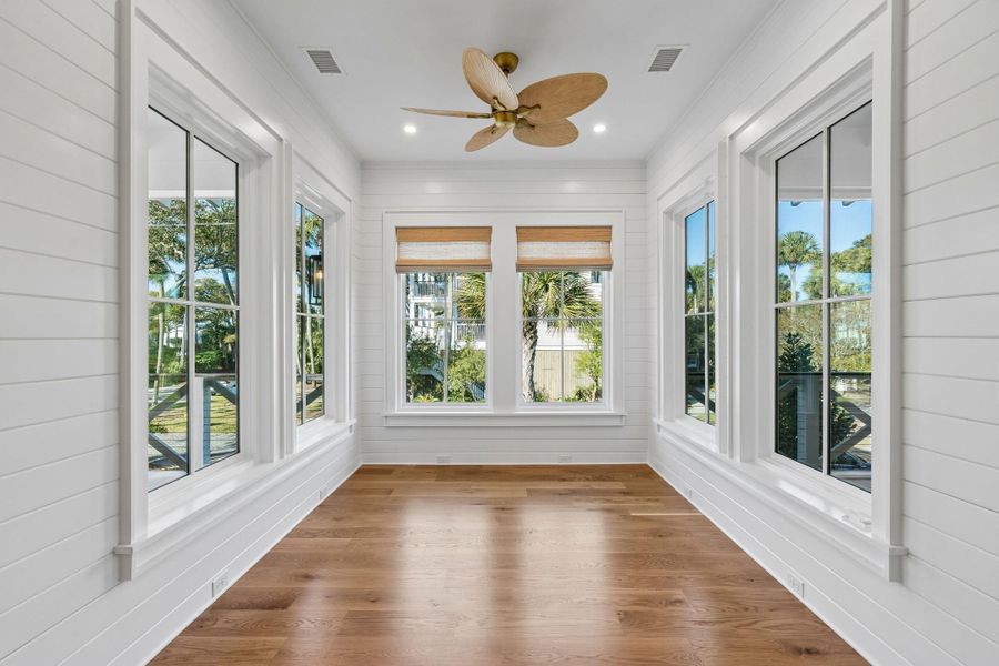 Spacious, unfurnished interior of a new home in , Folly Beach (Image 27).