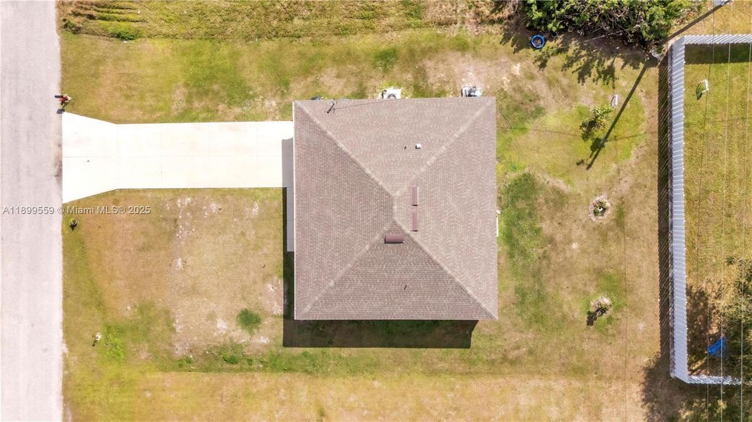 Exterior details and patio area of a home in , Cape Coral (Image 3). Exterior details and patio area of a home in , Cape Coral (Image 3).