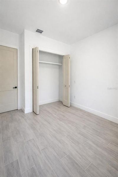 Spacious, unfurnished interior of a new home in , Port Charlotte (Image 17).