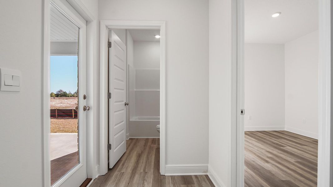 Spacious, unfurnished interior of a new home in Owl's Head Farms, Freeport (Image 17).