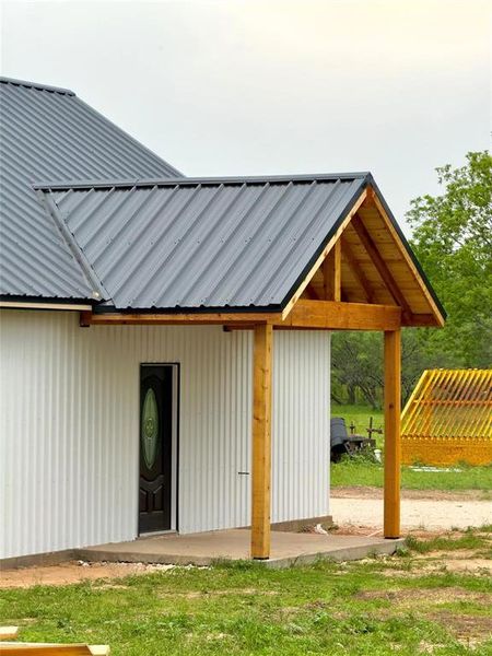 Exterior details and patio area of a home in , Waco (Image 26).