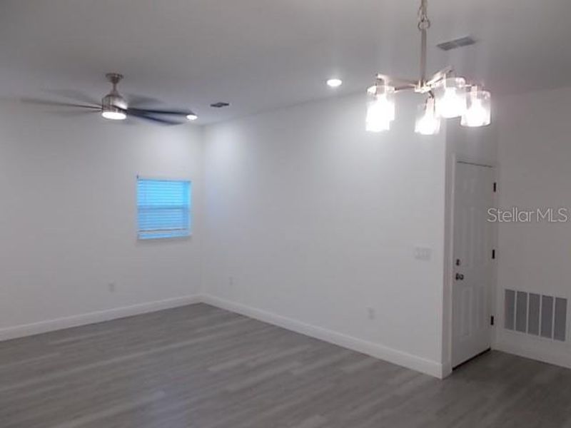 Spacious, unfurnished interior of a new home in , Daytona Beach (Image 27).