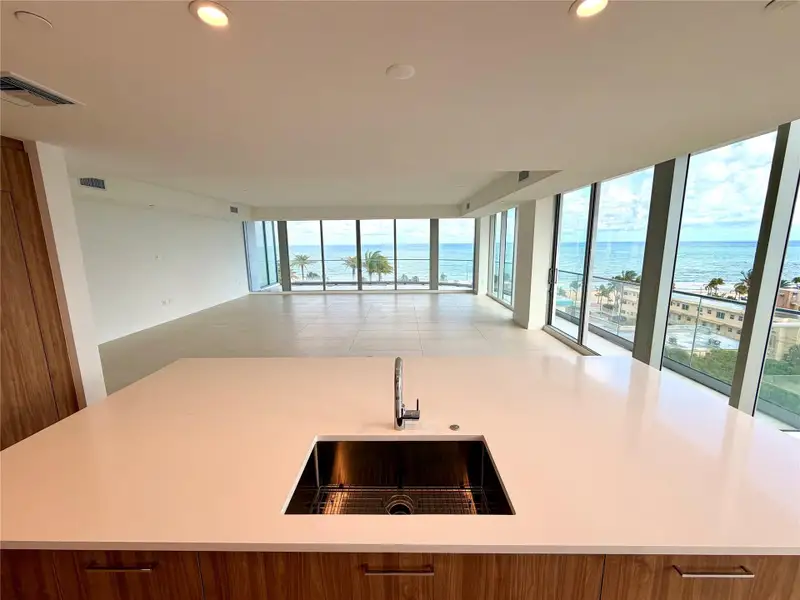 2D floor plan layout of this home in Selene Oceanfront Residences, Fort Lauderdale, FL (Image 4).