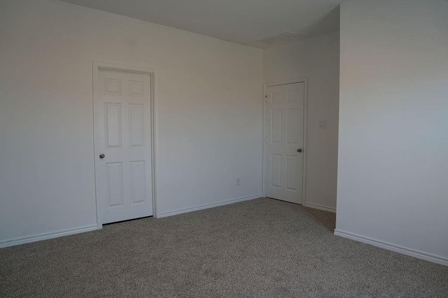 Spacious, unfurnished interior of a new home in , Dayton (Image 10).