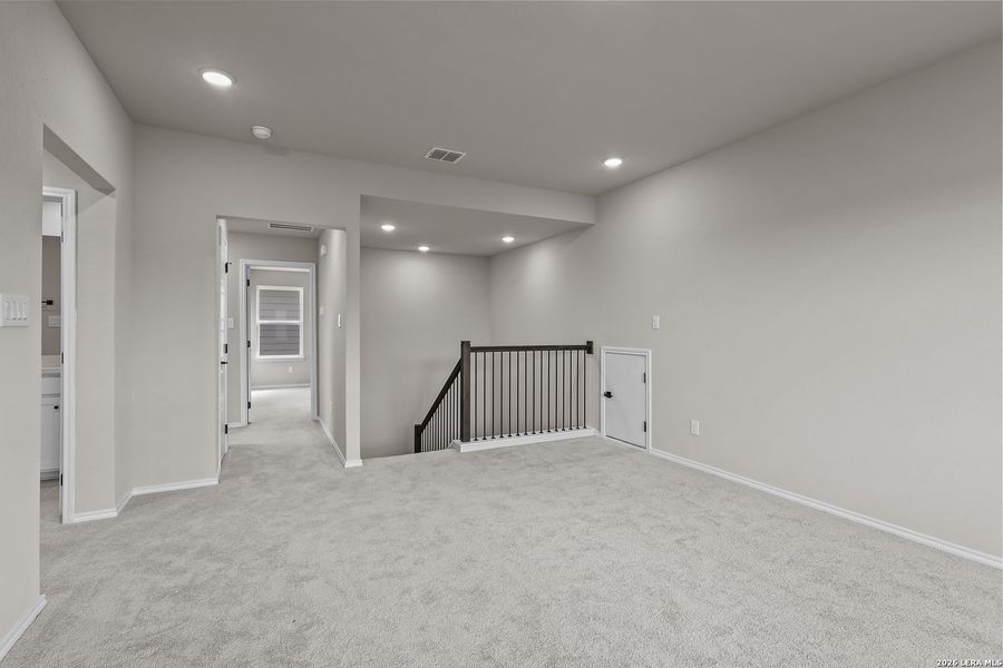 Spacious, unfurnished interior of a new home in Royal Crest, San Antonio (Image 35).