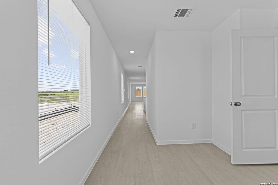 Spacious, unfurnished interior of a new home in Guadalupe Ridge, New Braunfels (Image 23).