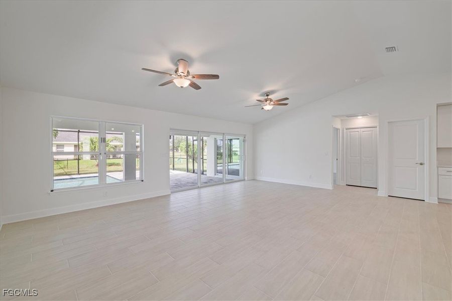 Spacious, unfurnished interior of a new home in Cape Coral, Cape Coral (Image 17).