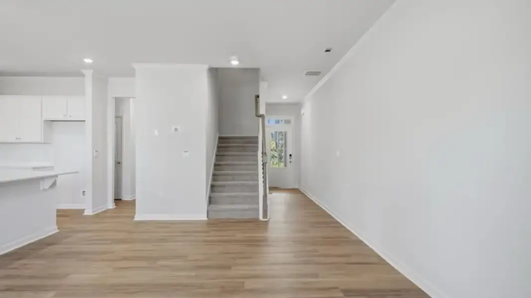 Spacious, unfurnished interior of a new home in Hughes Court, Dawsonville (Image 14).