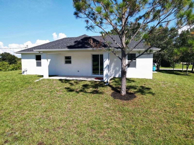 Spacious, unfurnished interior of a new home in , Okeechobee (Image 15).