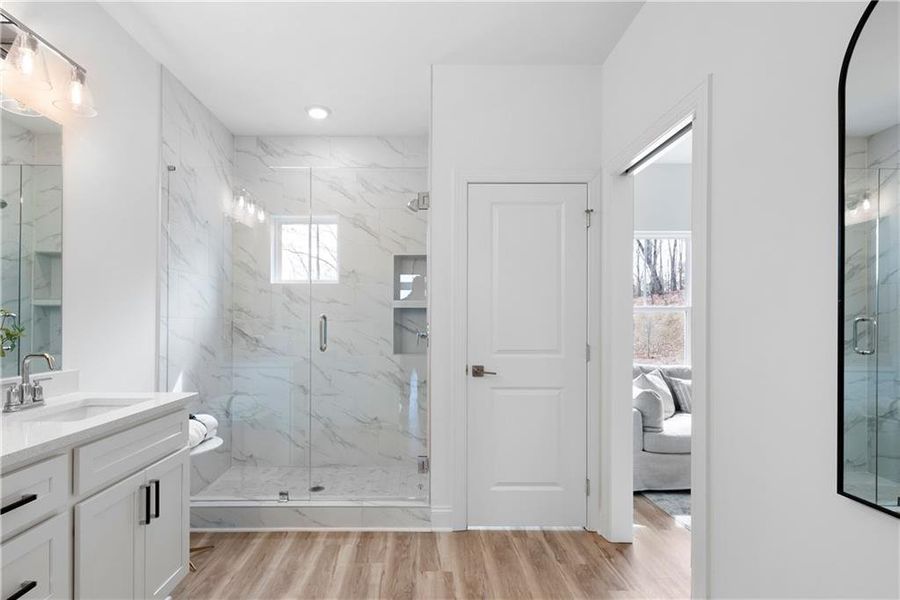 Furnished interior view inside a new home in , Waleska (Image 4).