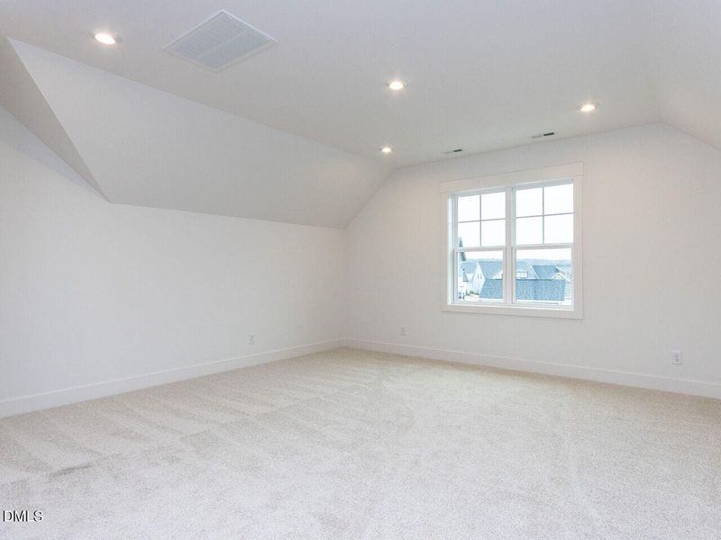 027-1280x960-bonus-room