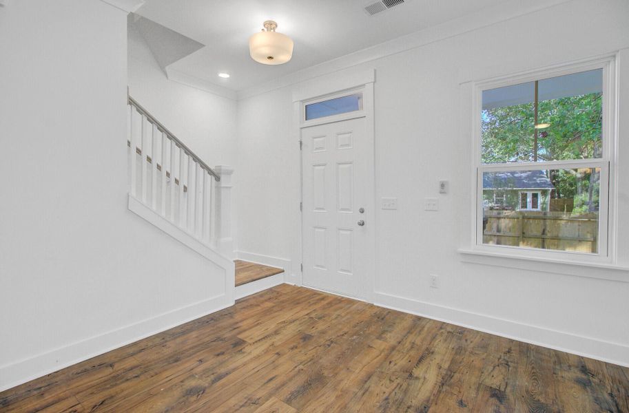 Spacious, unfurnished interior of a new home in , Charleston (Image 14).