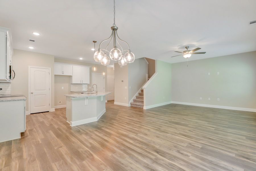 Madison – Dining Area, Kitchen and Family Room