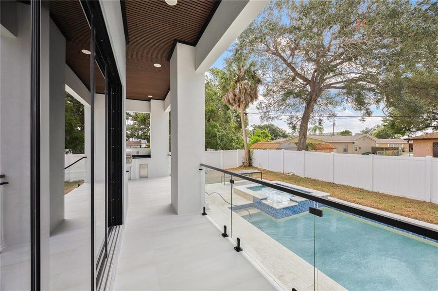 Exterior details and patio area of a home in , Tampa (Image 27).