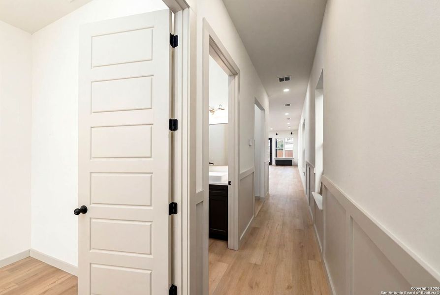 Spacious, unfurnished interior of a new home in , San Antonio (Image 35).