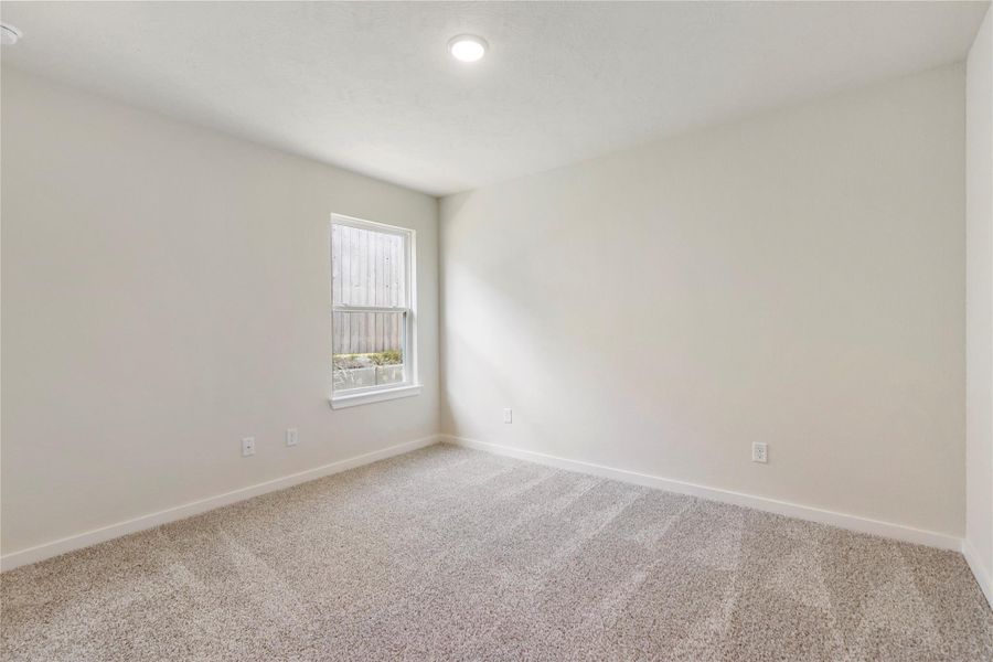Spacious, unfurnished interior of a new home in Vintage Farms, Brenham (Image 43).