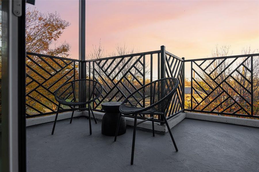 Exterior details and patio area of a home in , Dallas (Image 24).