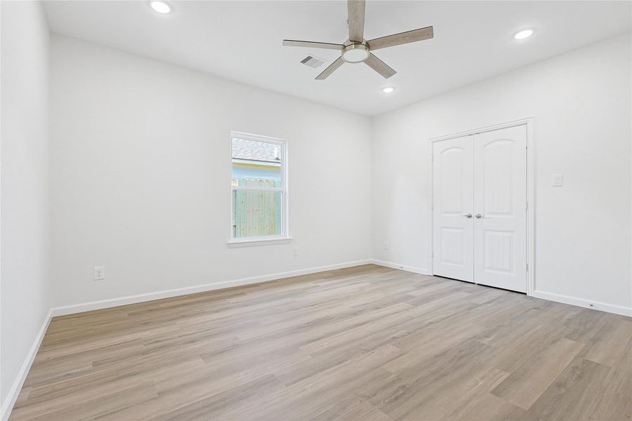 Spacious, unfurnished interior of a new home in , Pearland (Image 23).