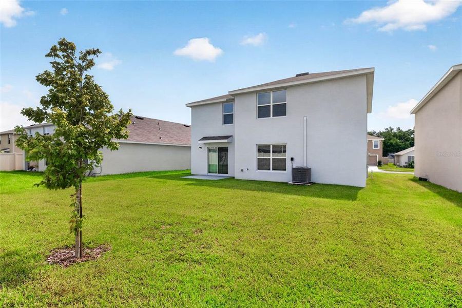 Exterior details and patio area of a home in , Tampa (Image 33).