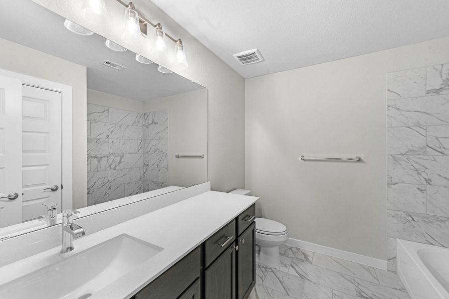 Furnished interior view inside a new home in Briarwood Crossing, Rosenberg (Image 6).
