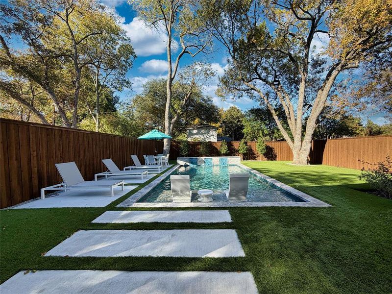 Community amenities in , Dallas (Image 39).