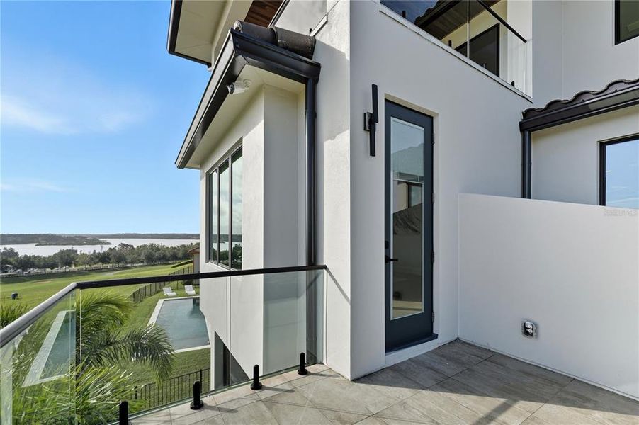 Exterior details and patio area of a home in , Montverde (Image 27).