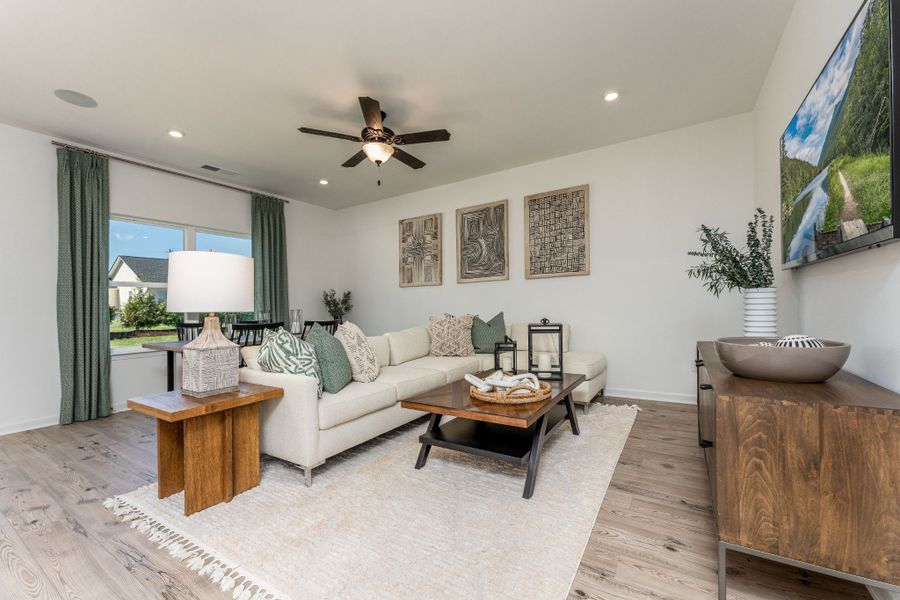 SAMPLE pics of a model home. Colors/features vary per listing.