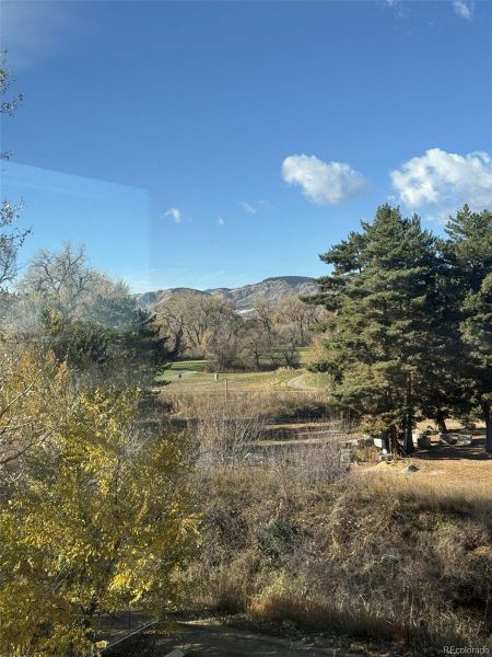 Natural landscape and outdoor views near Geos in Arvada (Image 12). Natural landscape and outdoor views near Geos in Arvada (Image 12).