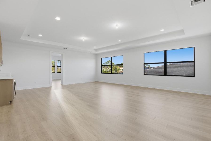 E3649363-4A5D-4E39-A81A-3A6B5797C5D4