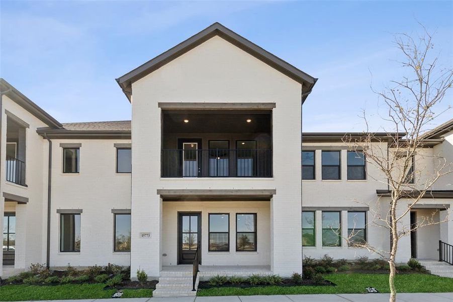 Beautifully designed and elegantly finished, our new lock and leave homes in one of Frisco's newest communities are a dream come true!  Visit Hazelwood today!