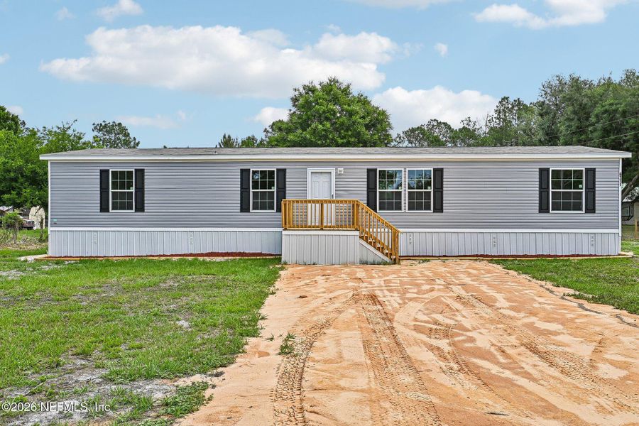 Exterior details and patio area of a home in , Starke (Image 26).