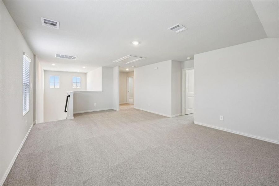 Spacious, unfurnished interior of a new home in Lakehaven - Spring Series, Farmersville (Image 29).